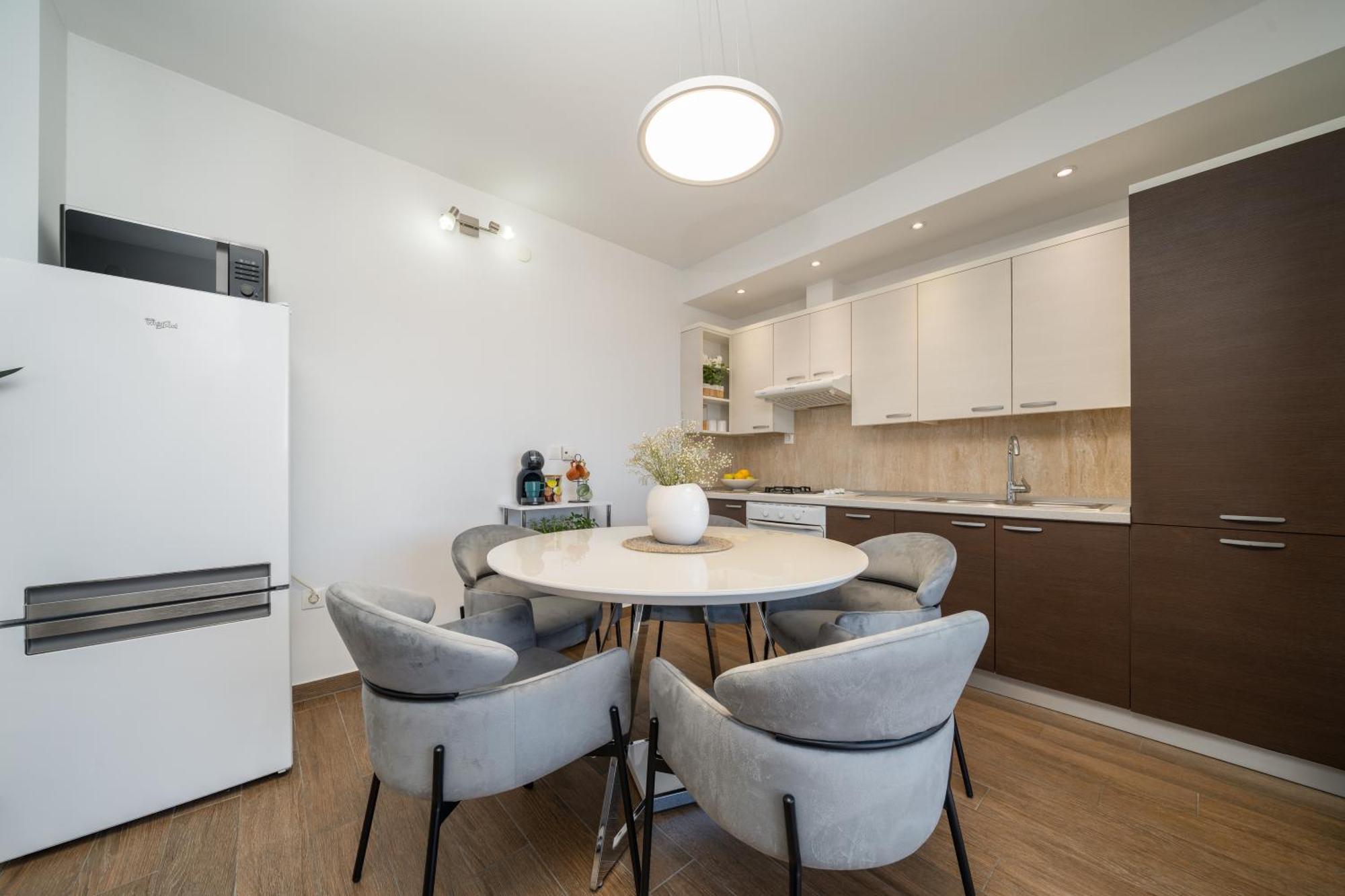 Apartment Ana Макарска Экстерьер фото